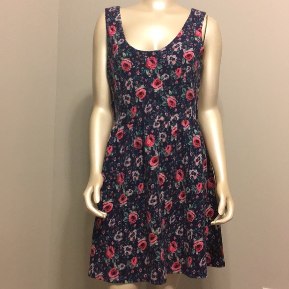 LC Lauren Conrad Dresses & Skirts - Lauren Conrad floral dress